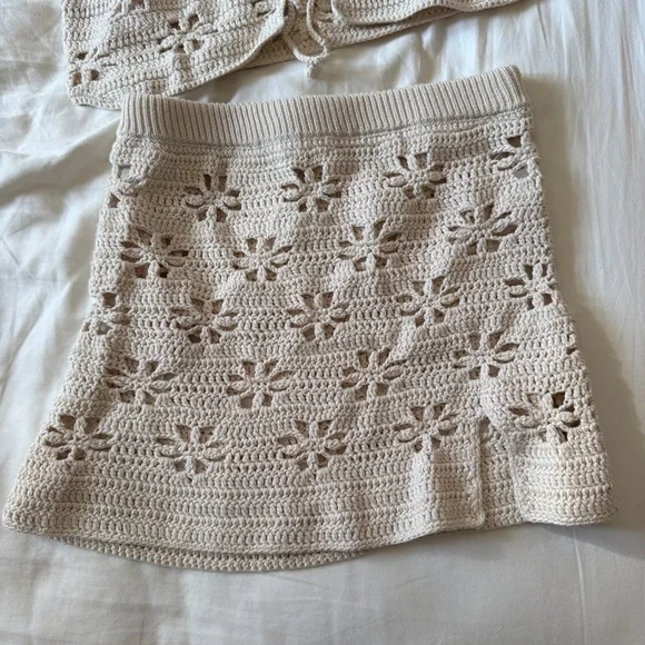 La Hearts Cream Crochet Floral Two-Piece Set - Picture 3 of 4